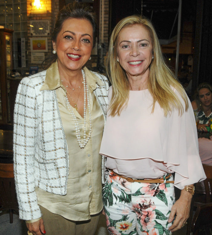 Jane Sotto Maior e Delba Duarte Netto, dose dupla de elegância no jantar da Churrasqueira. Foto: Andréa Ottoni