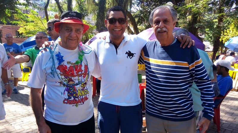 José Carlos (Zé Kodak) Passos, Wildemar (Cebola) Aquino e Raimundo Faria no feriadão carnavalesco, no Bar do Léo, no Jardim Glória.