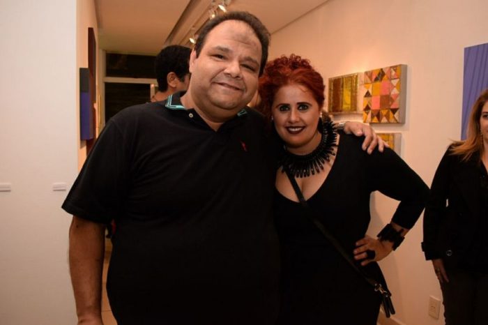 O artista Petrillo e Marina Castro na abertura da mostra “Pintura do tipo brasileira", no Hiato