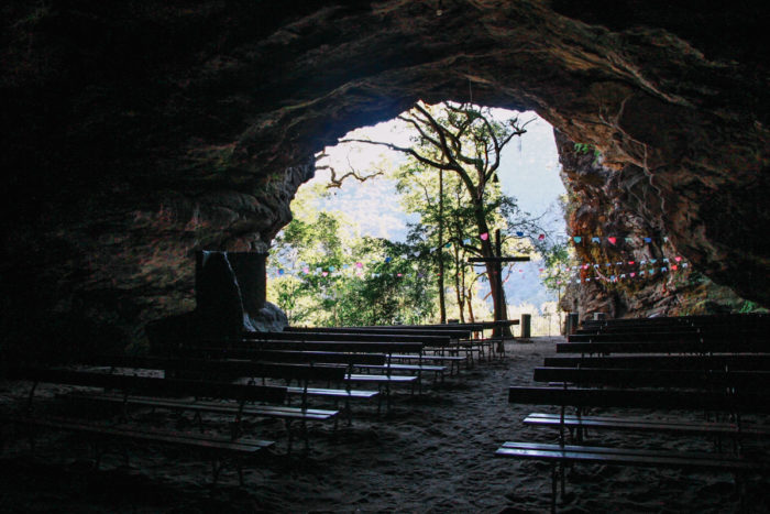 Gruta do Funil em Rio Preto, Minas Gerais