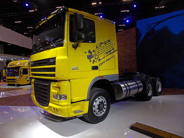 DAF celebra 10 anos de Brasil com série limitada do caminhão XF