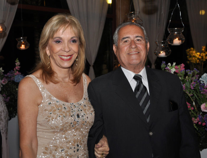 Suely Mattos e Eduardo Villela de Andrade, que hoje comemora seu ‘niver’ recebendo amigos cariocas e mineiros para churrasco, no luxuoso prédio em Ipanema Foto: Wólmer Monteiro