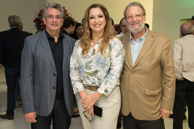 O cardiologista Gustavo Ramalho, a eletrofisiologista Ana Claudia Venancio e o professor Jacob Atié no lançamento do Centro de Fibrilação Atrial do Hospital Monte Sinai  