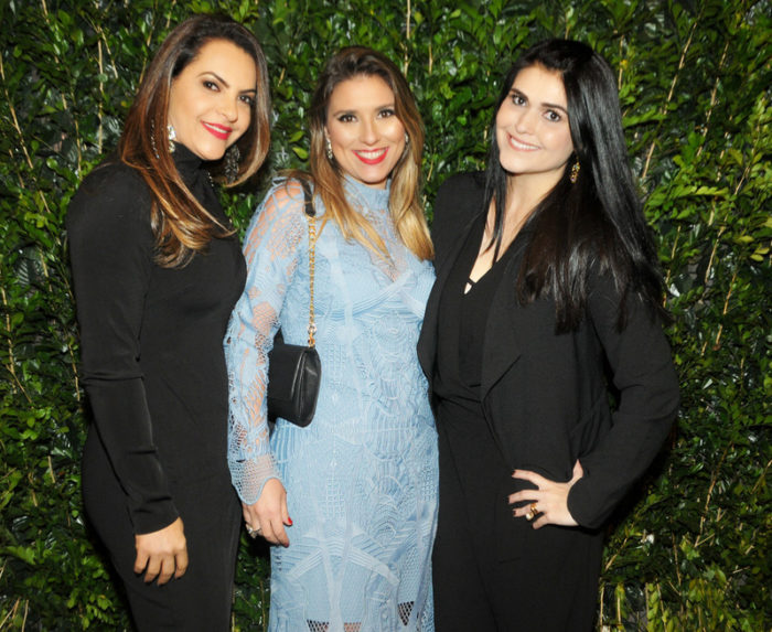 Vivian Queiroga, Maria Clara Martins e Mayra Rocha clicadas no jantar da Ascomcer, no Marcellu’s Aero Foto: Andréa Ottoni