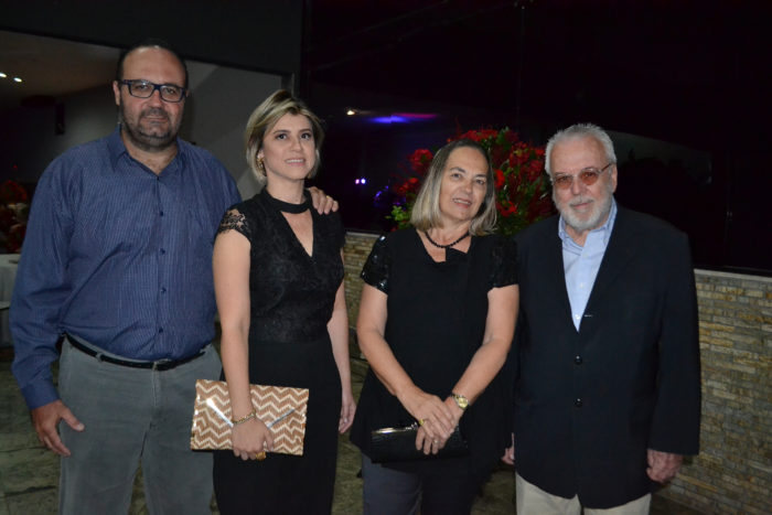 Ney e Juliana Frossard, Carmen e José Carlos Alvarenga no jantar da Academia Rio Branco Foto: Toninho Carvalho