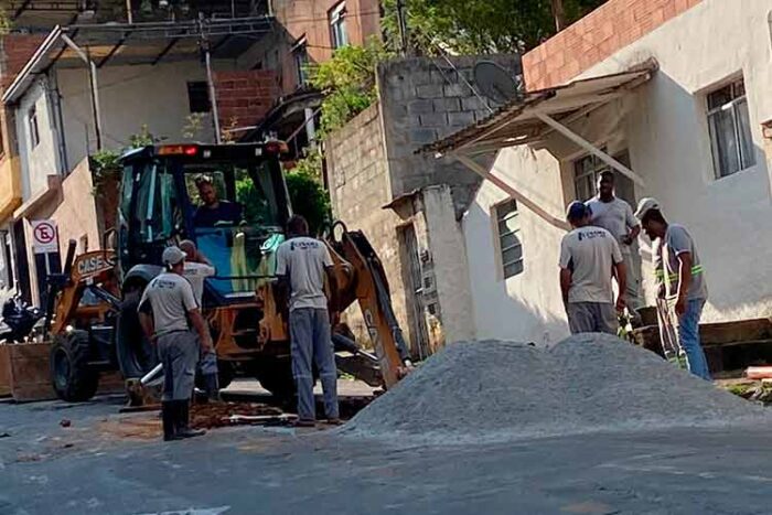 Obras Da Cesama Interditam Rua No Bairro Dom Bosco