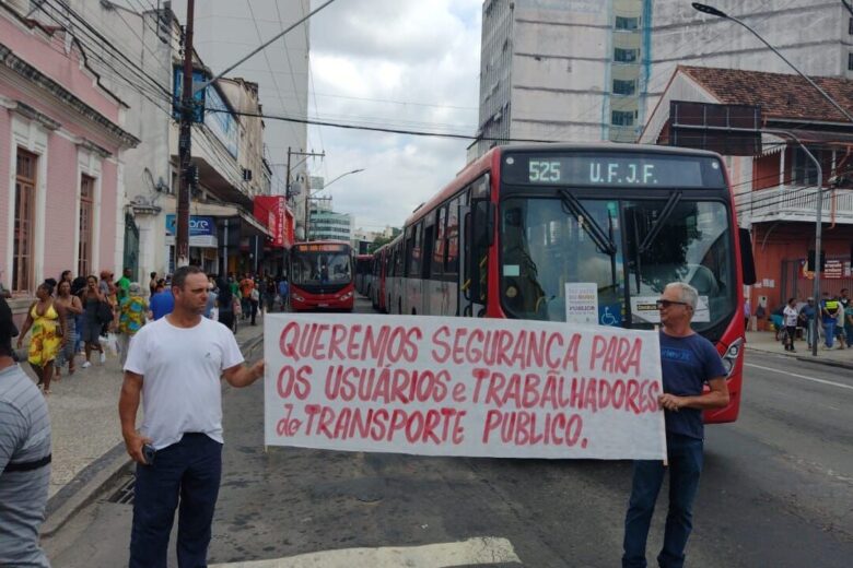 Motoristas E Cobradores Fazem Manifesta O No Centro De Juiz De Fora