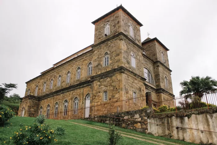 Igreja de Pedra em São José das Três Ilhas, Minas Gerais