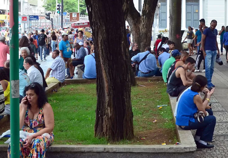 Usuários querem mais bancos no Parque Halfeld 1 parque halfeld olavo