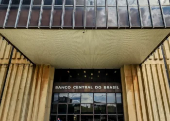 Banco Central se manifesta contando a verdade sobre fim do dinheiro físico - Imagem: Rafa Neddermeyer/Agência Brasil