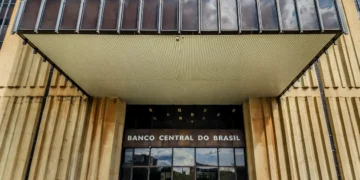 Banco Central se manifesta contando a verdade sobre fim do dinheiro físico - Imagem: Rafa Neddermeyer/Agência Brasil