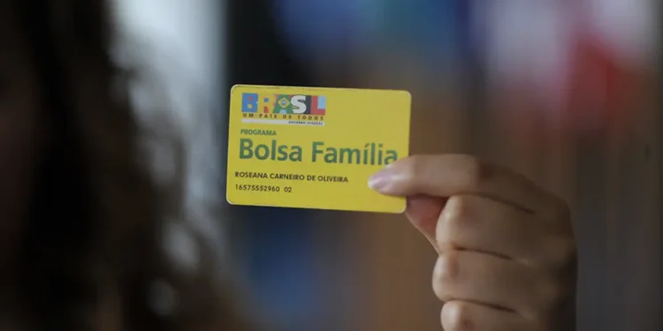 Brasileiros recebem melhor notícia do ano sobre Bolsa Família - Imagem: Jefferson Rudy/Agência Senado