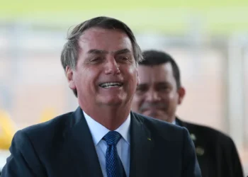 Supremo voltou atrás na decisão sobre prender Bolsonaro imediatamente - Imagem: José Cruz/Agência Brasil