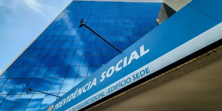 Aposentadoria barrada no INSS foi confirmada - Imagem: Rafa Neddermeyer/Agência Brasil