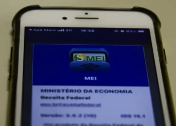 Urgente: MEI anuncia exclusão de profissionais brasileiros - Imagem: Marcello Casal Jr/Agência Brasil