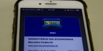 Urgente: MEI anuncia exclusão de profissionais brasileiros - Imagem: Marcello Casal Jr/Agência Brasil