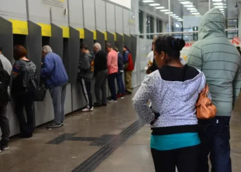 Agências de banco não vão mais existir? Entenda o comunicado - Imagem: Rovena Rosa/Agência Brasil