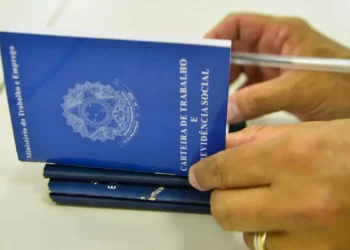 Você pode ganhar uma indenização bem gorda se sua empresa fizer isso com suas férias - Imagem: Marcello Casal jr/Agência Brasil