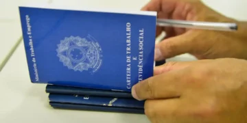 Você pode ganhar uma indenização bem gorda se sua empresa fizer isso com suas férias - Imagem: Marcello Casal jr/Agência Brasil