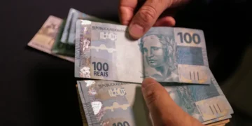 Pessoas que nasceram entre abril e maio vão ganhar saque milionário - Imagem: Marcello Casal Jr/Agência Brasil