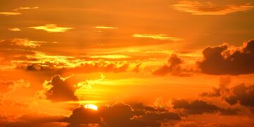 Cratera gigantesca abre no sol e terráqueos ficam sob aviso - Imagem: Pixabay