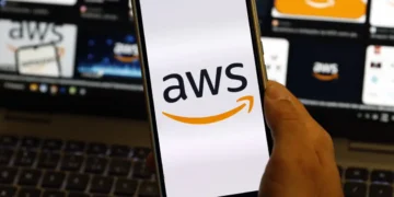 Falha na AWS acontece após anúncio da Amazon sobre substituição por IA - Imagem: Bruno Peres/Agência Brasil