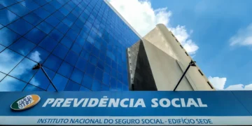 INSS bateu o martelo sobre 14º salário para aposentados - Imagem: Rafa Neddermeyer/Agência Brasil