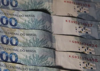 Lista dos CPFs que podem receber até até R$ 8.157 em outubro - Imagem: José Cruz/Agência Brasil