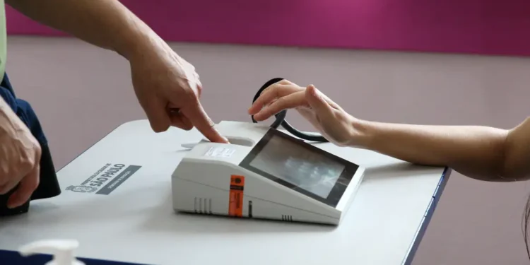 Pessoas que vão precisar cadastrar biometria em novembro - Imagem: Rovena Rosa/Agência Brasil