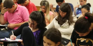 Maior concurso público com quase 10 mil vagas e salário de R$ 5 mil - Imagem: Marcos Santos/USP Imagens