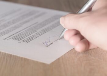 Trabalhadores precisam estar ligados à renovação de contrato sem autorização - Imagem: Pixabay