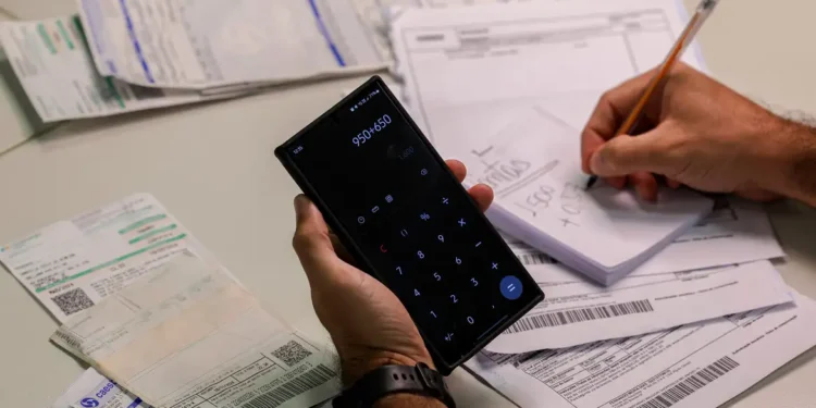 Você pode regularizar sua dívida sem pagar um centavo - Imagem: Joédson Alves/Agência Brasil