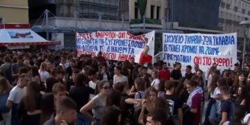 Mesmo com protestos, jornada de trabalho de 13 horas é aprovada - Imagem: Divulgação/Redes Sociais