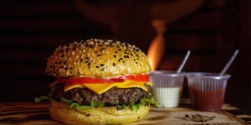 Promoções de Black Friday de fastfood vai ter até hambúrguer gratuito - Imagem: Pixabay