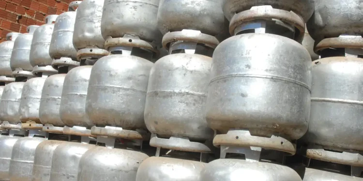 Gás do Povo: lista das capitais que vão ter benefício muito esperado - Imagem: Marcello Casal/Agência Brasil