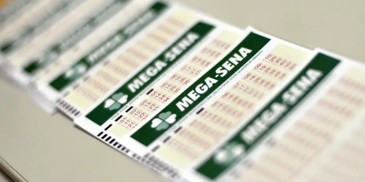Rendimento da Mega-Sena de R$ 3,5 milhões na poupança, CDB ou Tesouro - Imagem:  Marcello Casal Jr./Agência Brasil