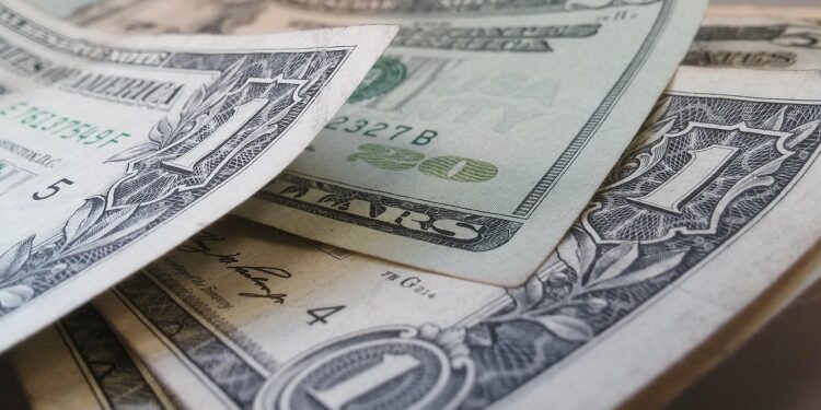 Governo está bloqueando as contas e bens dos cidadãos e estrangeiros que adiaram este procedimento - Imagem: Pixabay