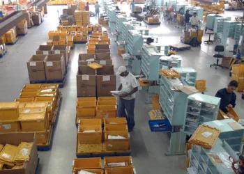 Empresa estatal decide demitir 10 mil funcionários após crise estourar - Imagem: Elza Fiúza/Agência Brasil