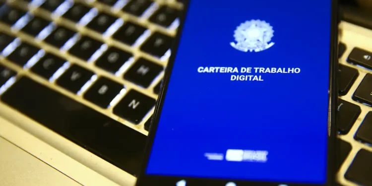 Esse cálculo vai te ajudar a saber se recebeu o valor de rescisão correto - Imagem: Marcelo Camargo/Agência Brasil