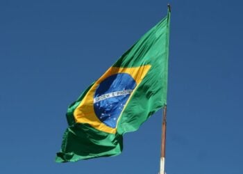 Bandeira do Brasil virou motivo de denúncia e polêmica na Itália