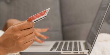 Evite golpes em compras online - Foto: (Imagem/Reprodução)