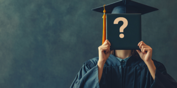 Pesquisa responde se fazer faculdade vale o investimento