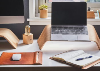 Salário em dólar e trabalho home office: veja vagas abertas