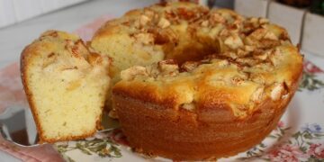 Bolo de maçã com canela - Foto: (Imagem/Reprodução)