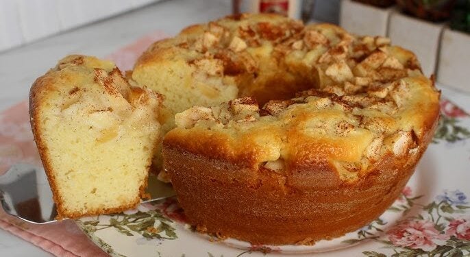 Bolo de maçã com canela - Foto: (Imagem/Reprodução)