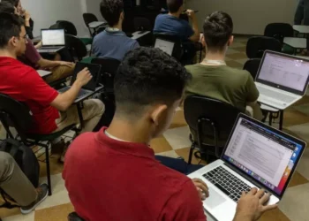 MEC lança curso gratuito para quem quer aprender espanhol - Foto: Daniel Teixeira/Estadão / Estadão