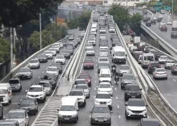 Brasileiros com carros de mais de 10 anos devem abrir esse comunicado - Imagem: Paulo Pinto/Agência Brasil