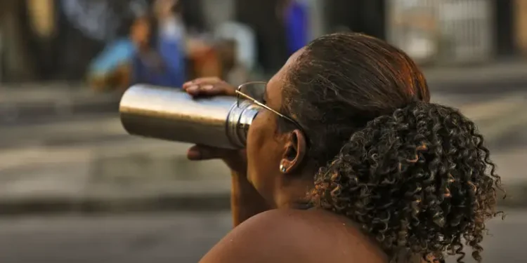 Se prepare! Onda de calor vai continuar até março / Imagem: Fernando Frazão - Agência Brasil