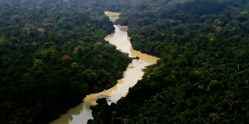 Dimensões gigantes do Amazonas impedem obras comuns como pontes