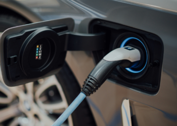 Nova tecnologia promete substituir o lítio em carros elétricos